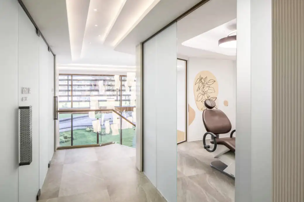 Qualident Clinic View 8